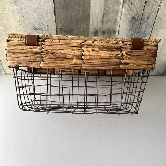 🌴Farmhouse Metal Wire Storage Basket with Removable Woven Wicker Top - Picture 7 of 14